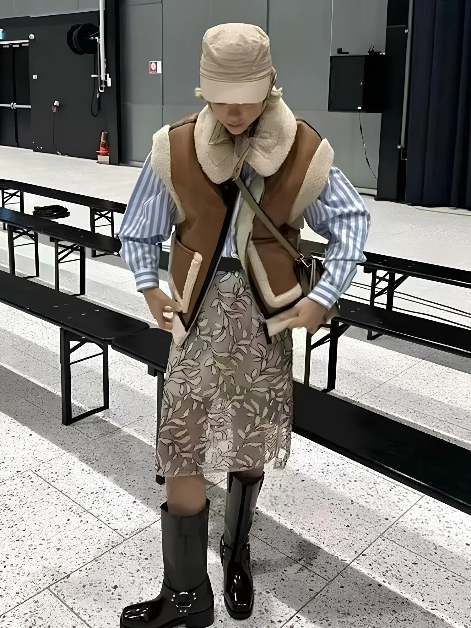 Retro Suede Women's Vest  Warm Plush-Lined Winter Jacket